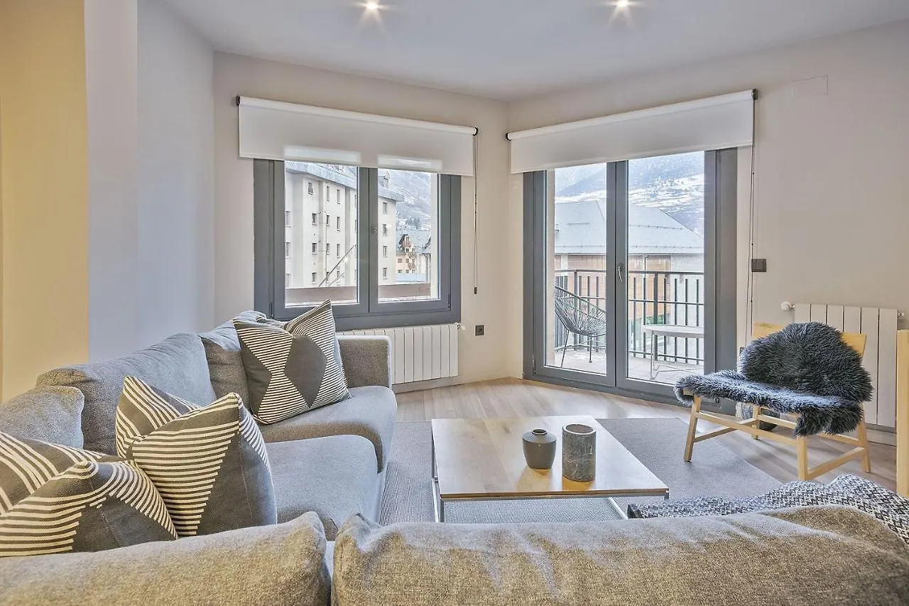 Διαμέρισμα Luderna - Apartamento Con Terraza Montanero Βιέλα